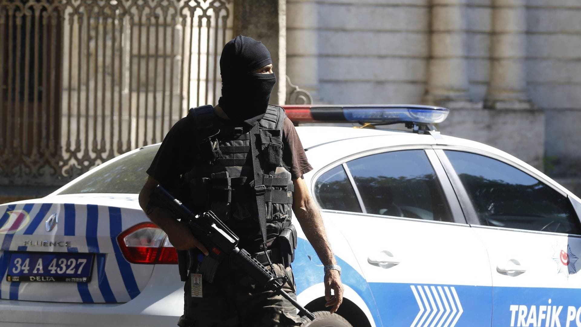 الأمن التركي يعتقل شخصا طعن ثلاثة من ضيوفه في ولاية كوجالي خلال العيد