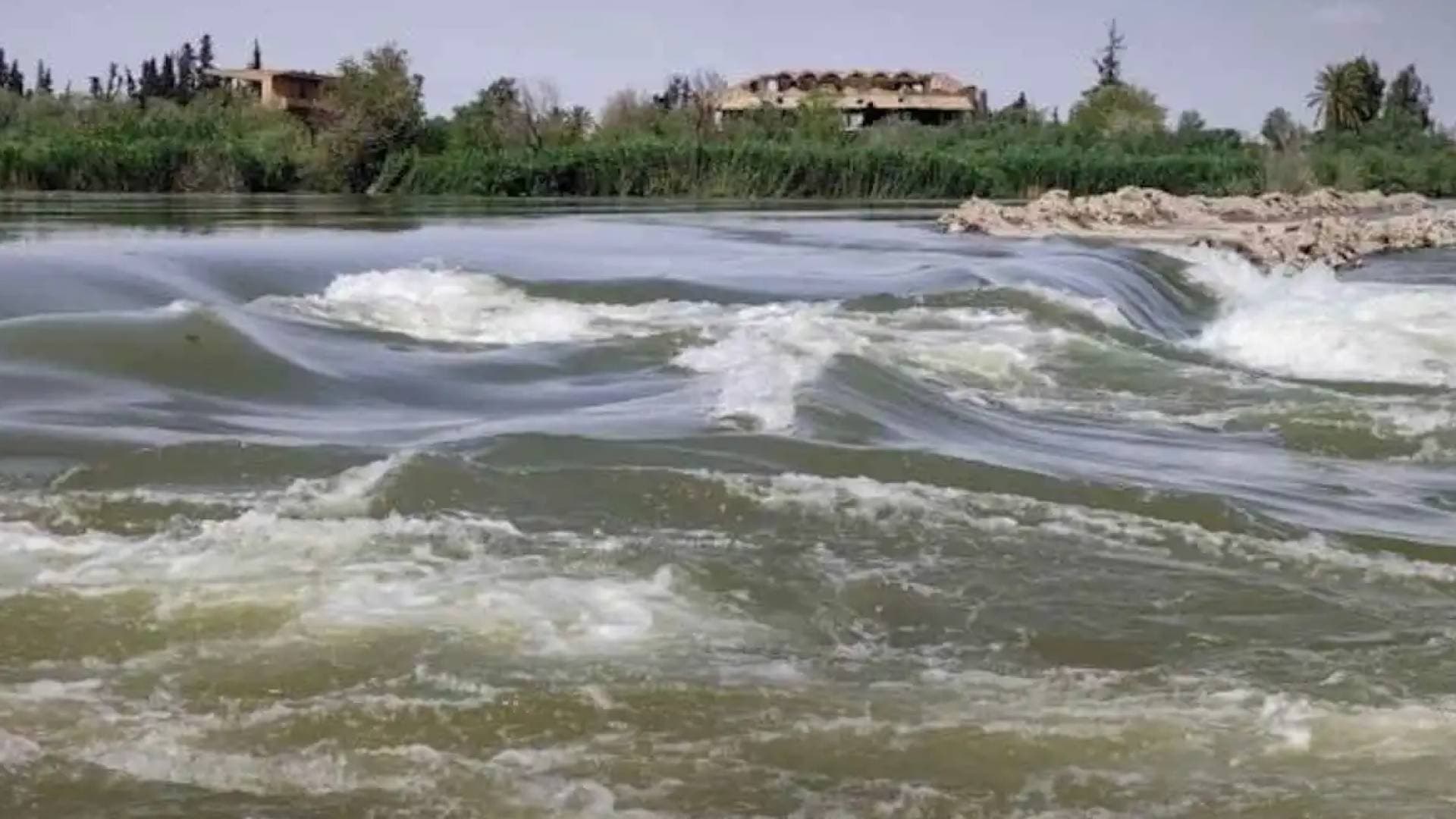وزير الطاقة السوري: تحسن تدريجي في مناسيب الفرات وخفض التمرير المائي للسيطرة على الفيضانات
