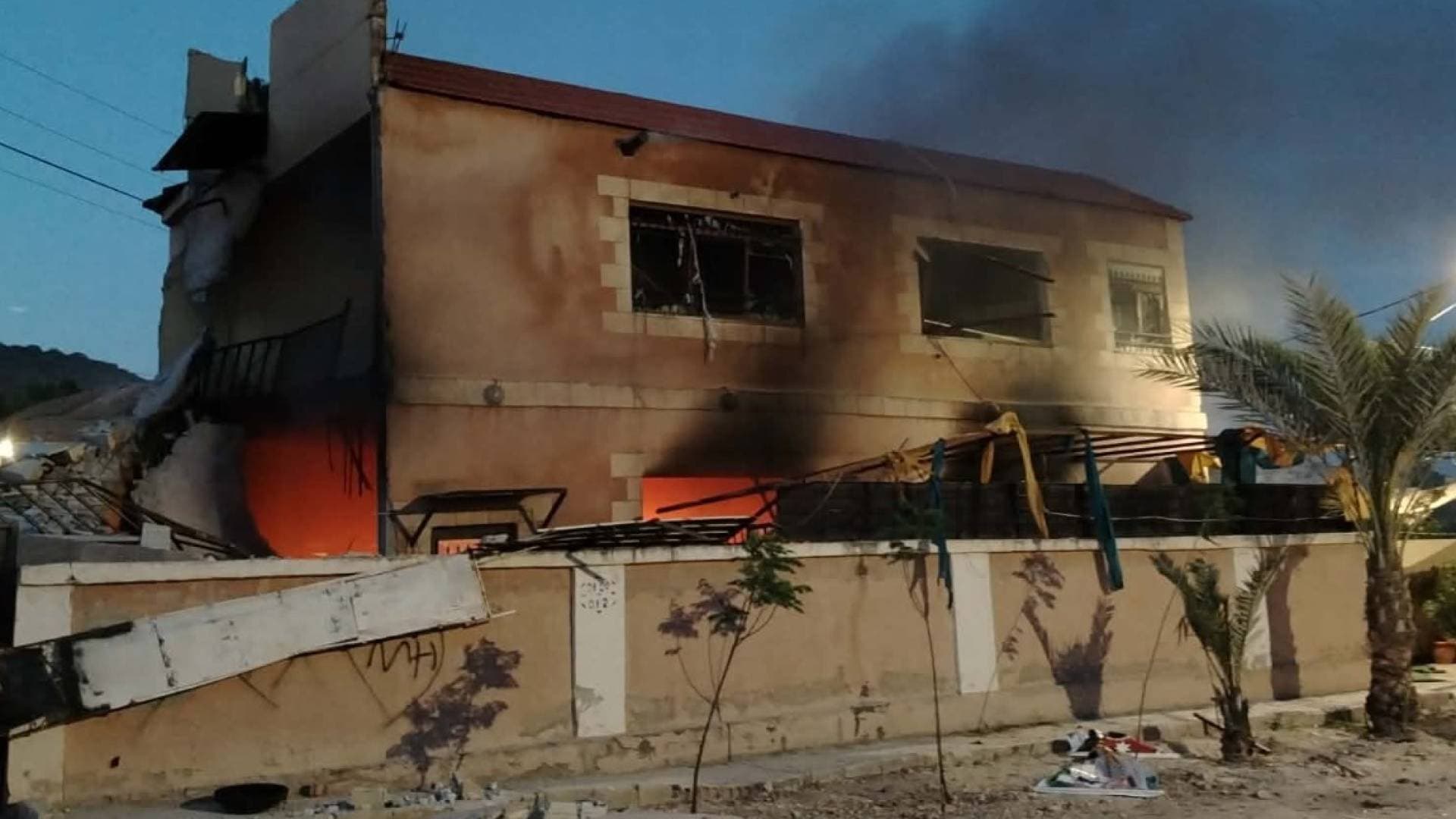 مراسل رؤيا: التحقيقات الأولية تكشف سبب حريق شاليه الشونة الشمالية وإصابة 8 أشخاص
