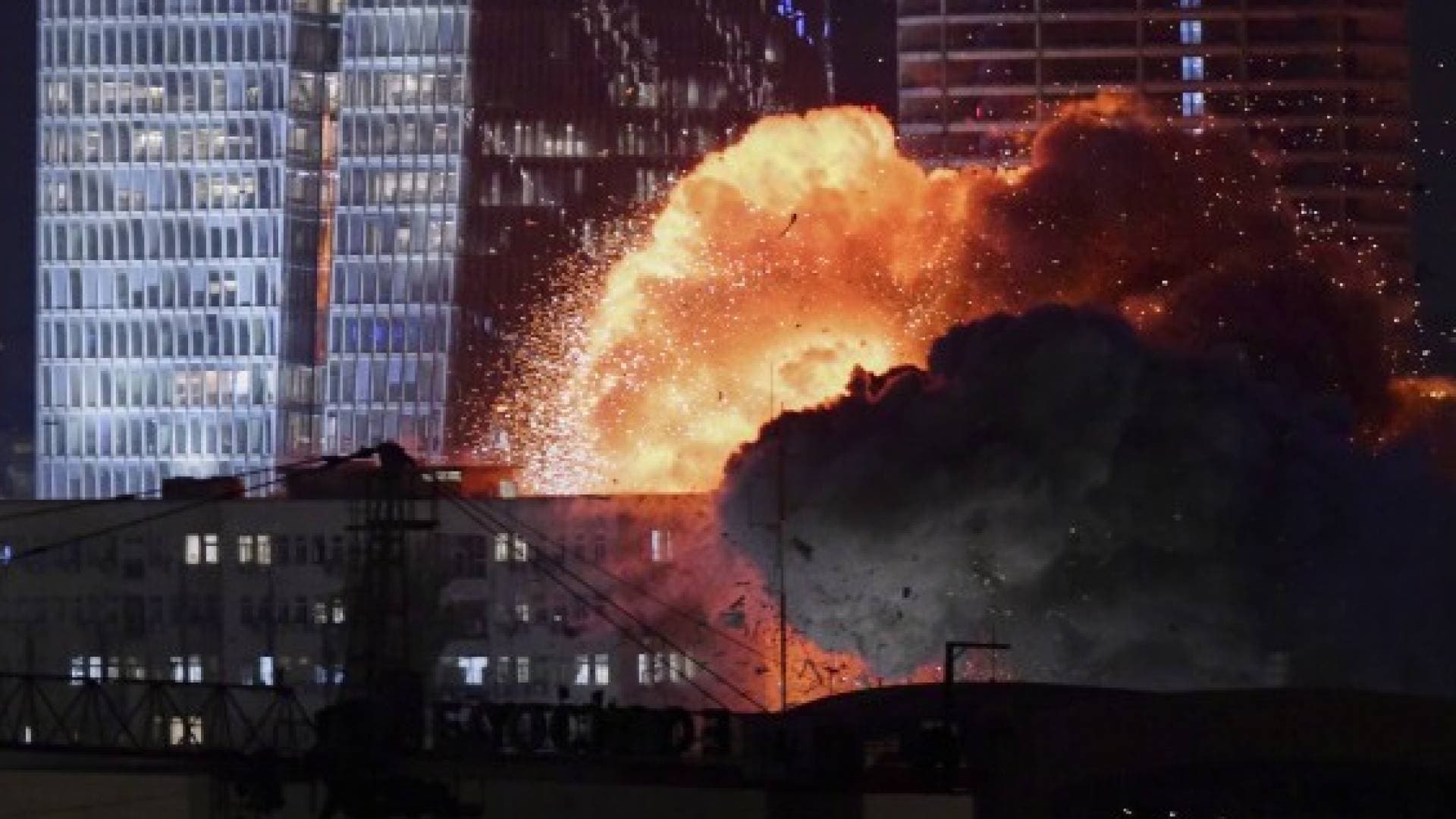 مصدر في مستشفى الشفاء: ارتفاع عدد شهداء غارات الاحتلال على شقق سكنية بغزة إلى 9