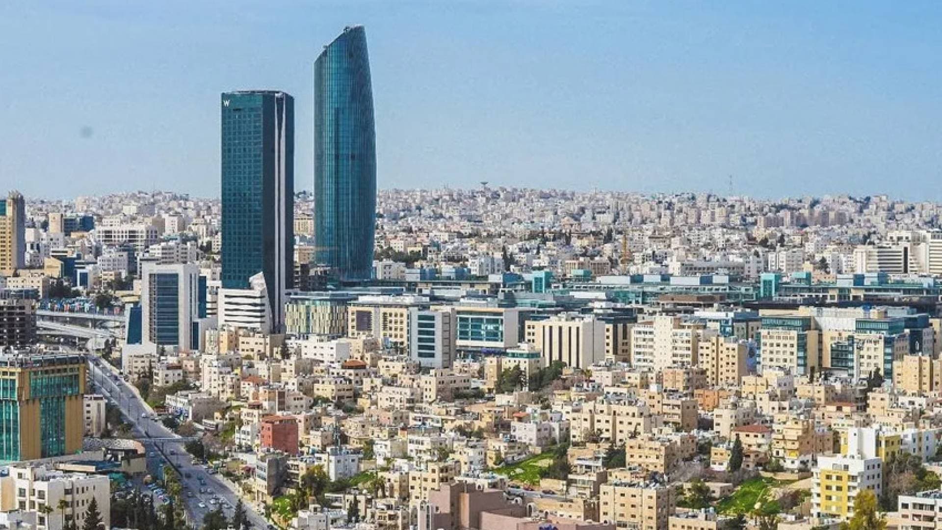 طقس العرب: أجواء صافية في العاصمة عمان وارتفاع تدريجي على درجات الحرارة