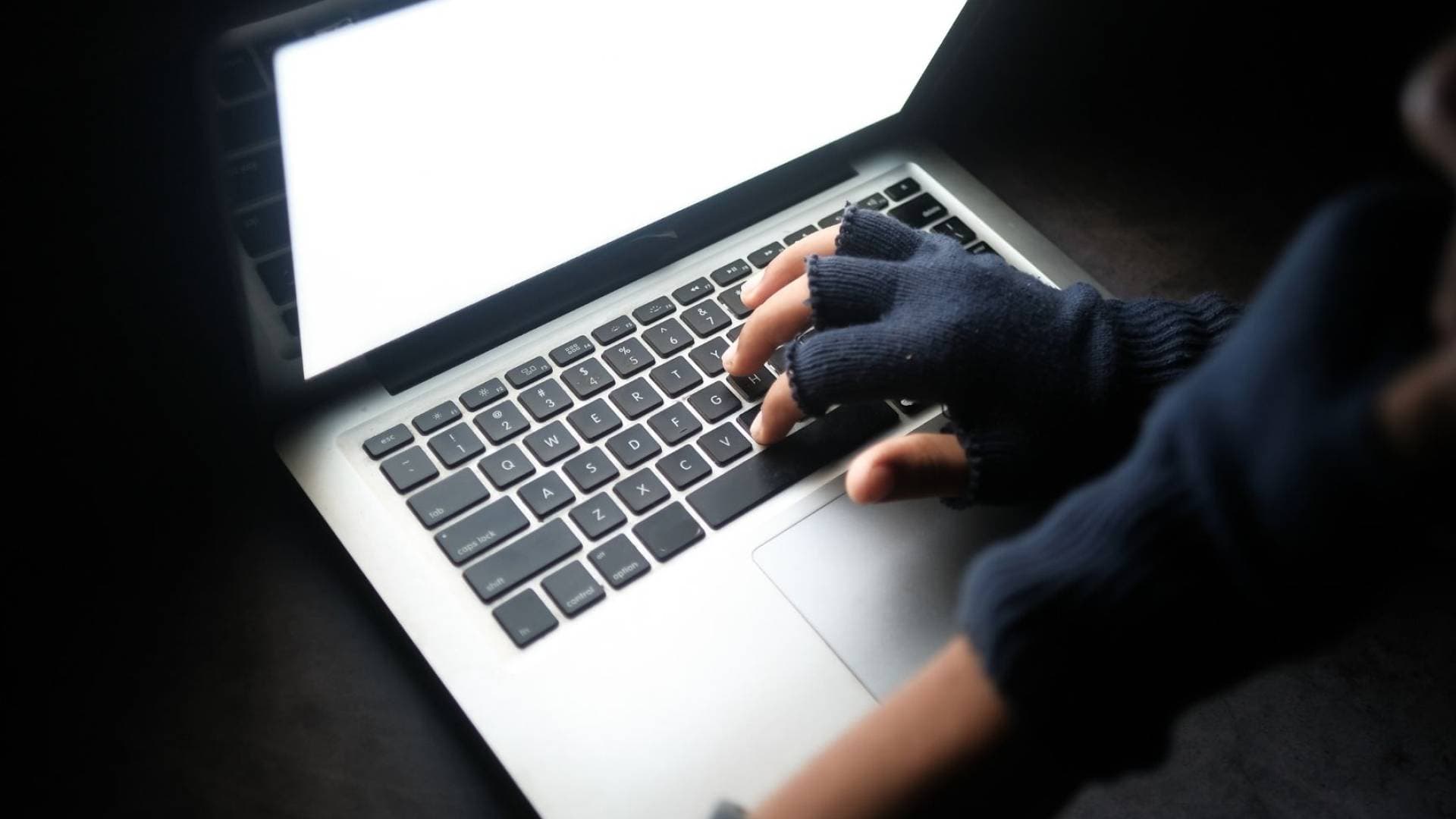 تقارير أمريكية تحذر: تجسس تل أبيب تجاوز "الخطوط الحمراء" لمعرفة استراتيجية ترمب بشأن إيران