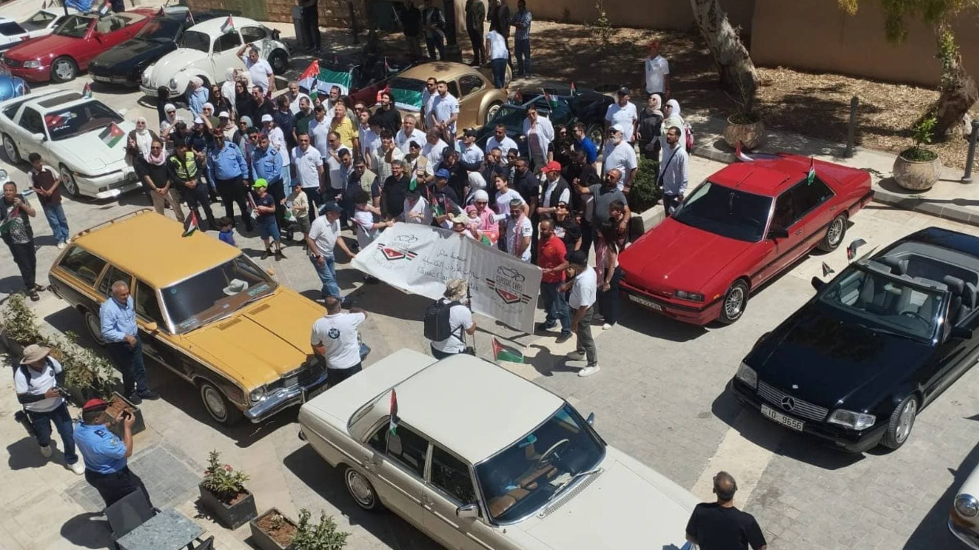 المناسبات الوطنية .. مسيرة للسيارات الكلاسيكية في مادبا احتفالا بالأعياد الوطنية