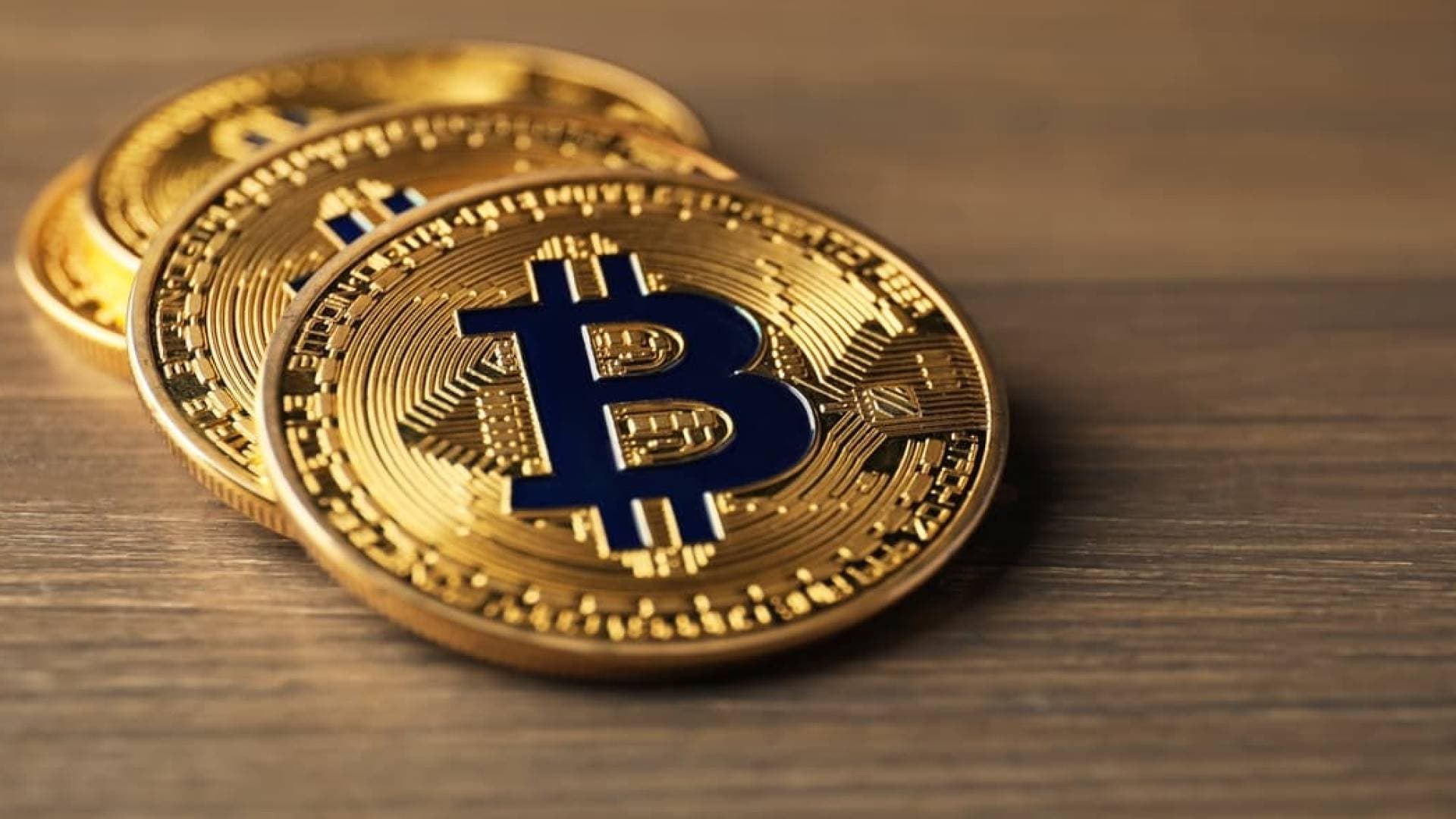 خسائر تفوق 2%.. البيتكوين يواجه ضغوطا بيعية ويهبط أمام الدولار الأمريكي