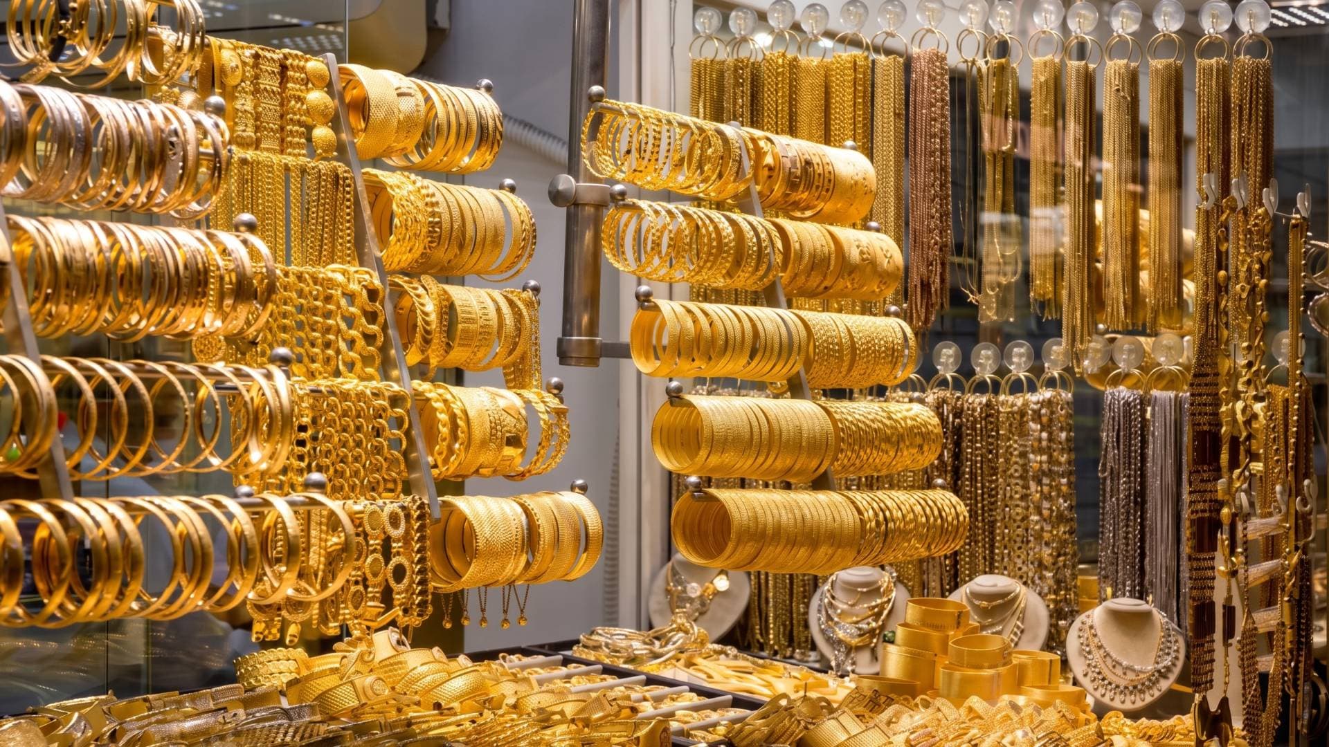 تقلبات أسعار الذهب في مصر: ارتفاع يعوض خسائر الأيام الماضية