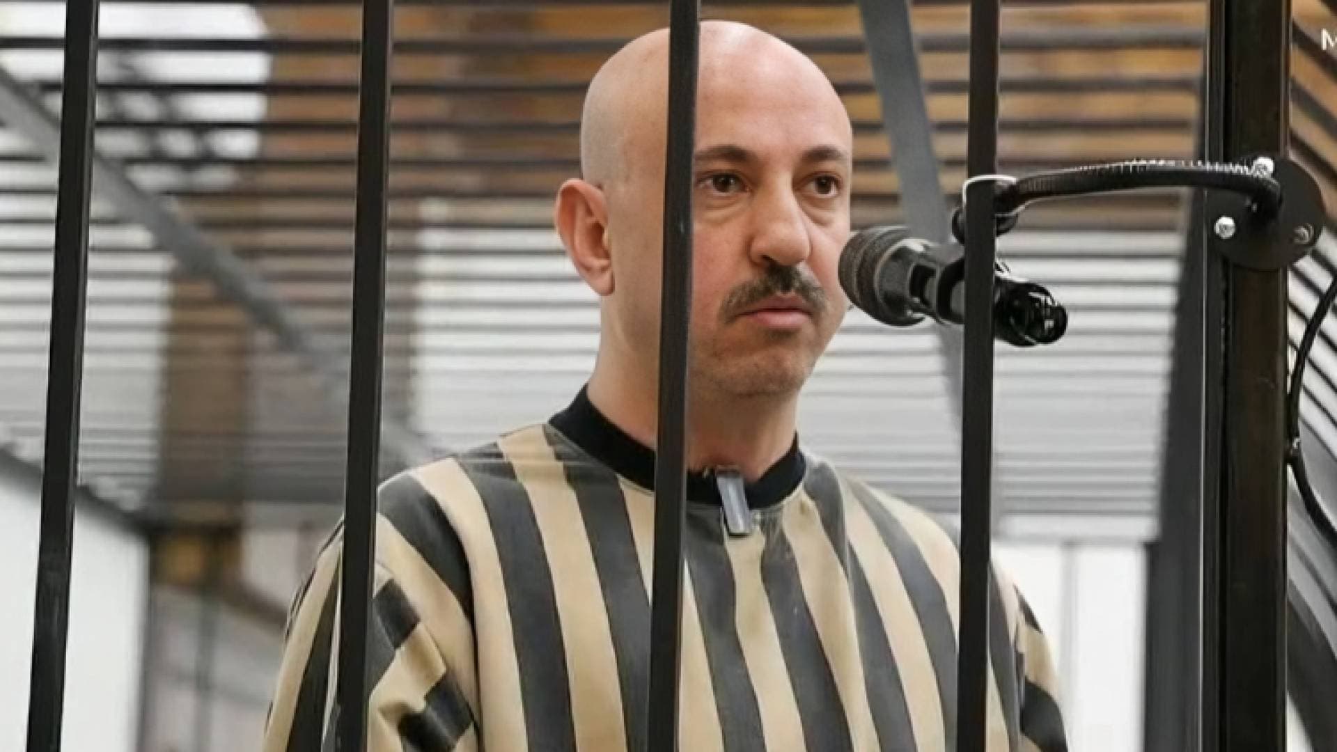 في جلسة علنية.. ابن عم بشار الأسد يمثل أمام محكمة جنايات دمشق وينفي تهم الميليشيات