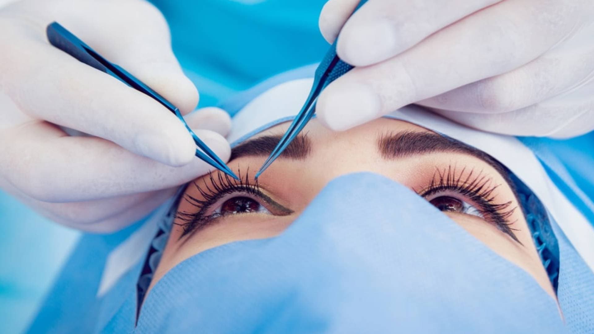 خبير طبي يحذر من "هوس التجميل" والسقوط في فخ الإعلانات المضللة