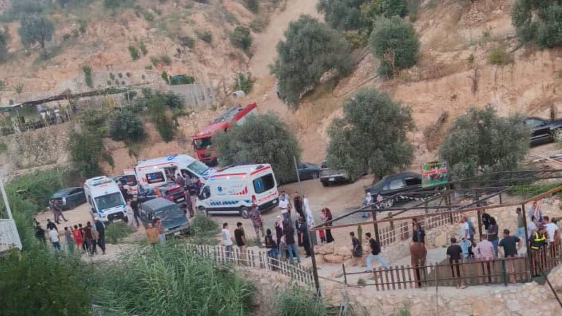مراسل رؤيا: إصابة 5 سيدات إثر حادث سقوط داخل إحدى استراحات بلدة راجب في عجلون