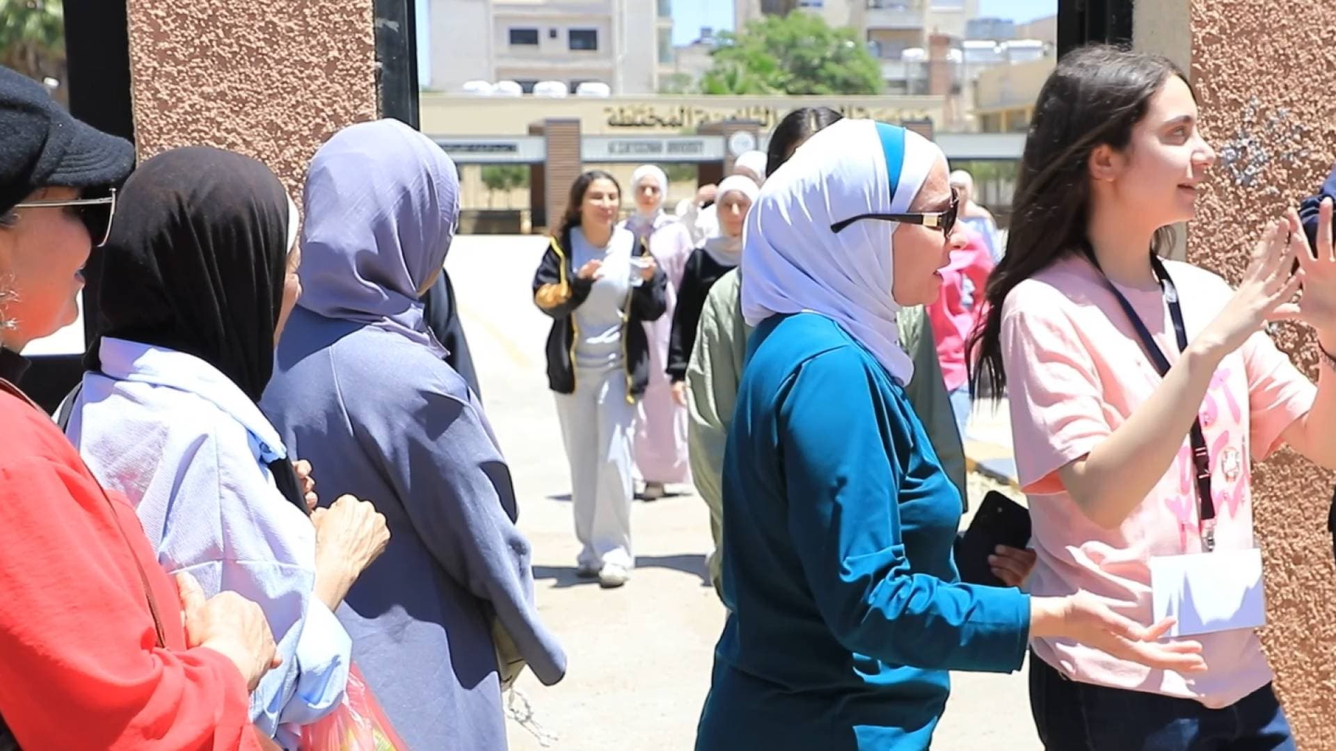 بالفيديو.. امتحان الجغرافيا للـ "توجيهي" يثير تفاوتا بين الصعوبة والوسطية.. وكاميرا "رؤيا" ترصد آراء الطلبة
