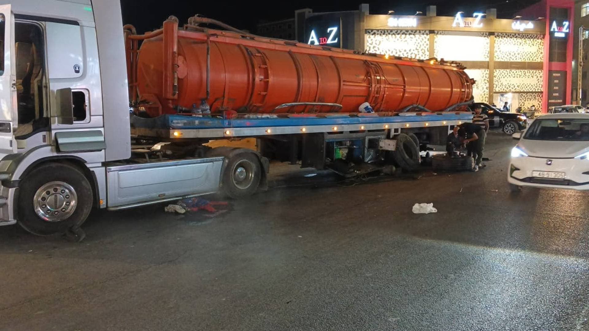 مراسل"رؤيا": كوادر السير تمنع أزمة مرورية خانقة في مرج الحمام