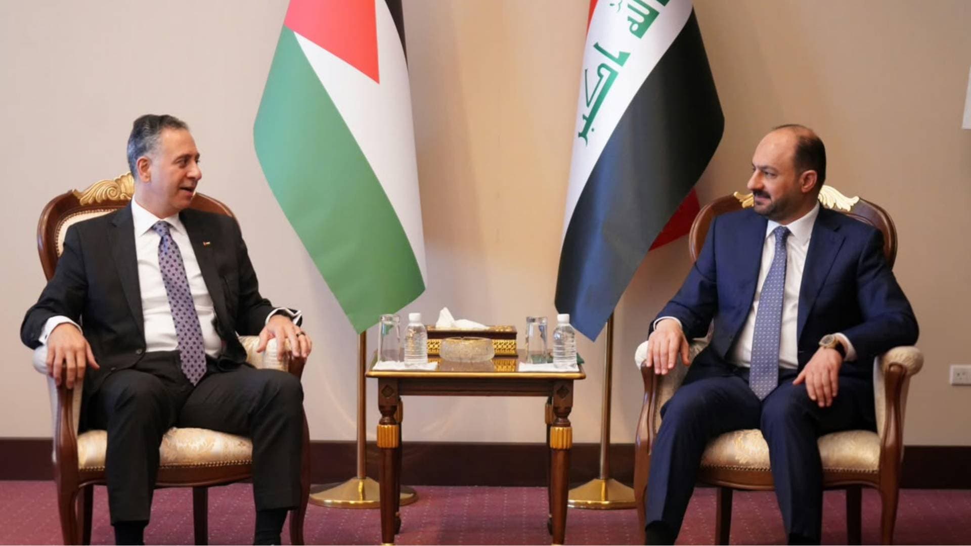 وزير الصناعة والتجارة ونظيره العراقي يبحثان المضي بمشروع المدينة الاقتصادية المشتركة