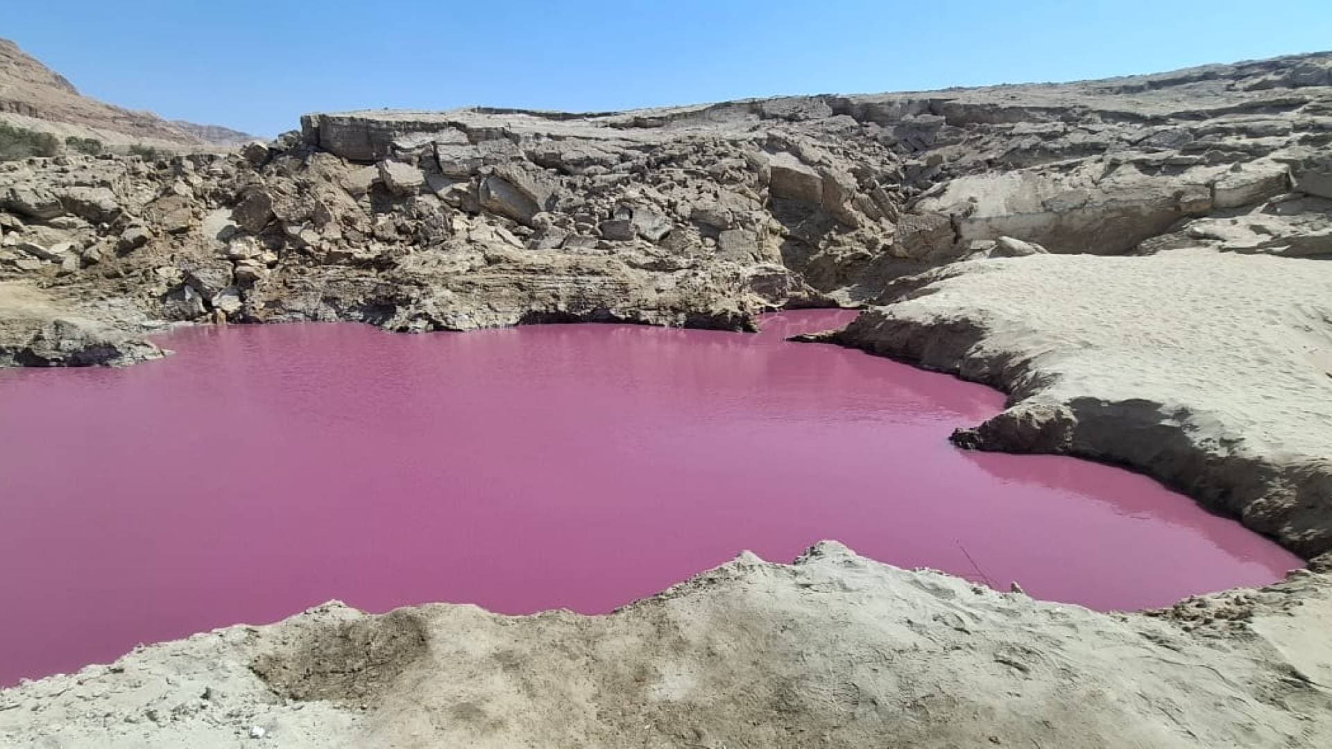 العرجان لـ"رؤيا أخبار": انهيارات أرضية في "البركة الملونة" بالبحر الميت تعيد تحذيرات السلامة إلى الواجهة