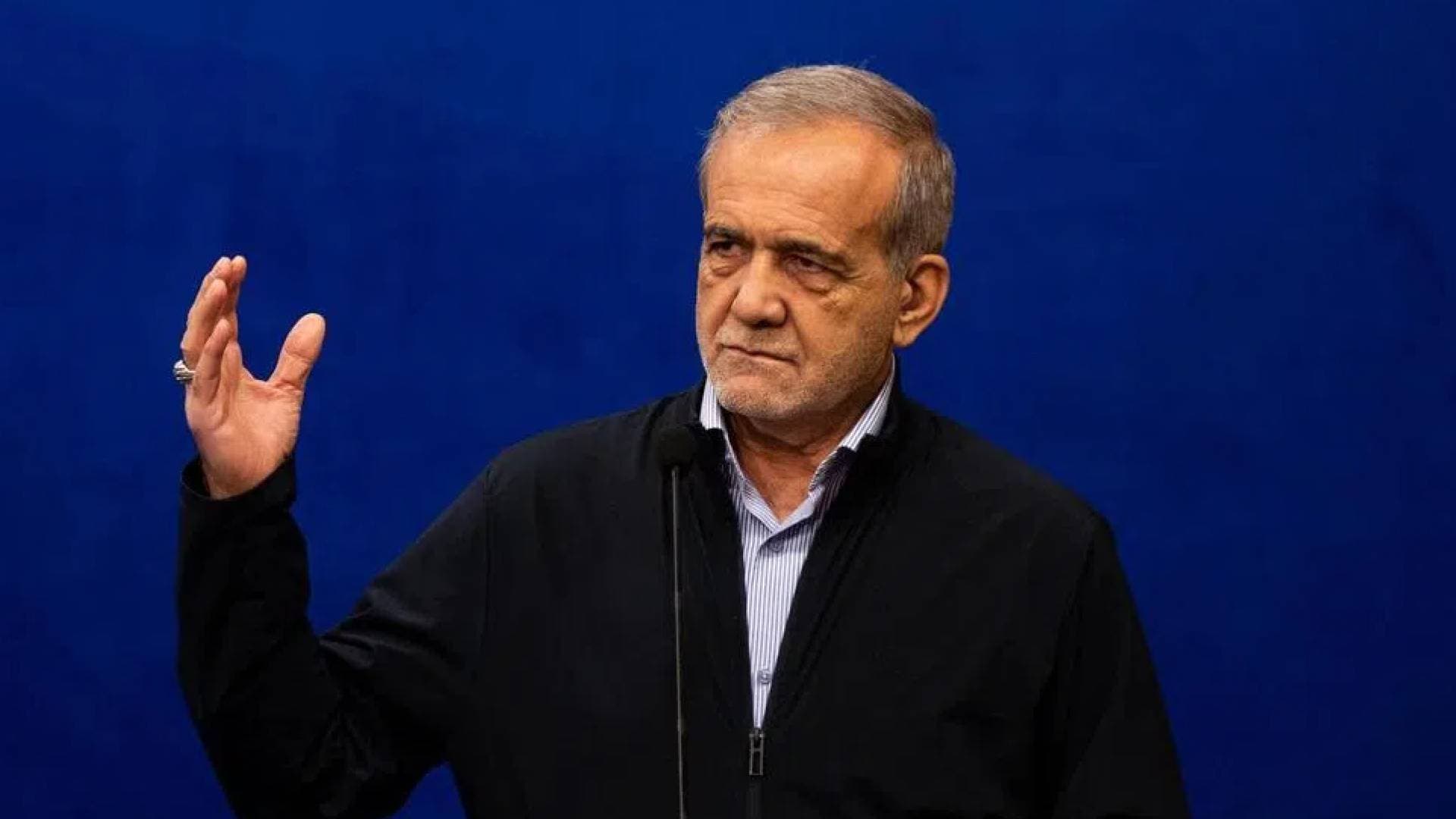إعلام أمريكي: بزشكيان هدد مجتبى خامنئي بالاستقالة إذا رفض الاتفاق مع واشنطن