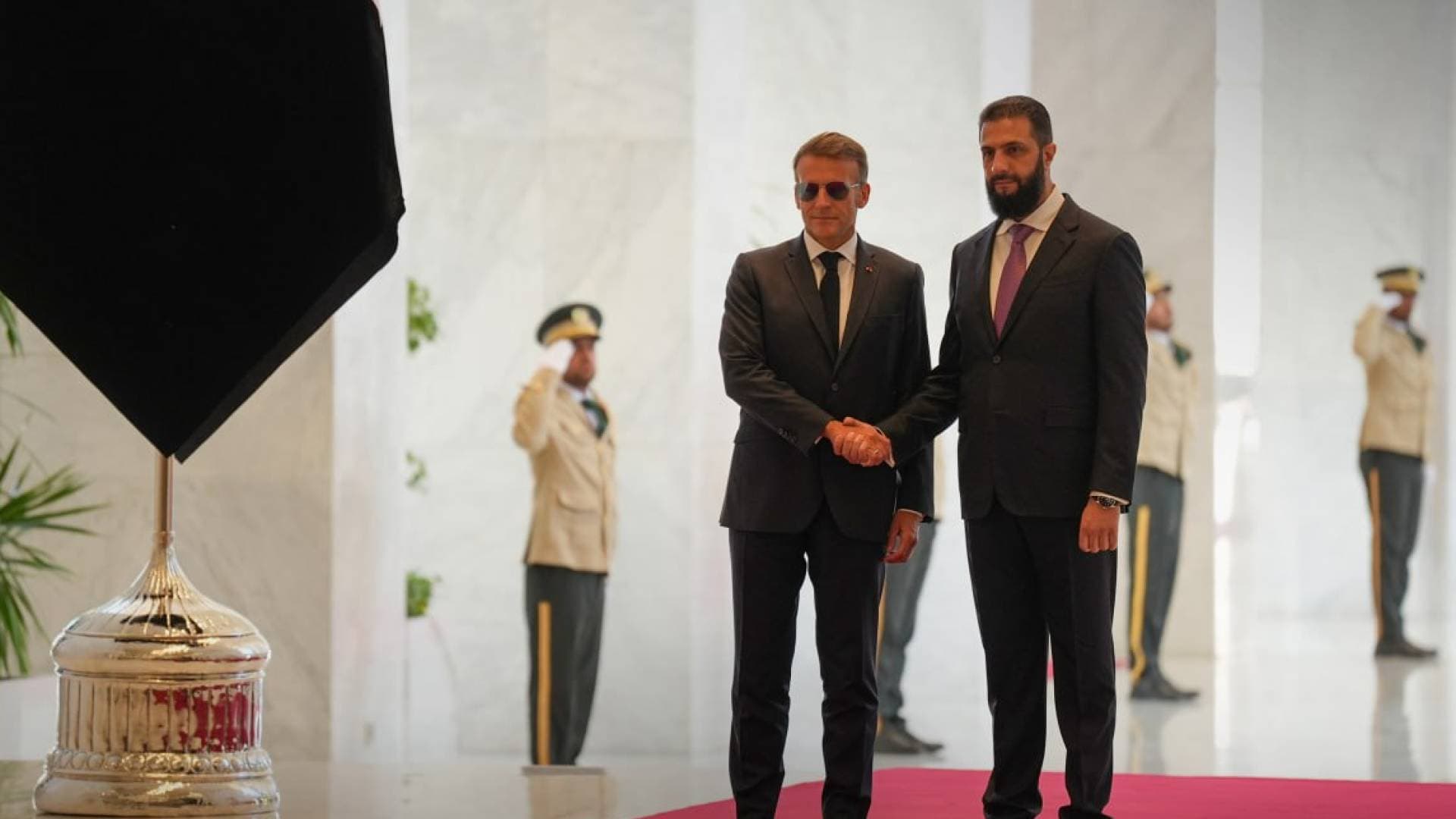 قصر الإليزيه يصدر بيانا حول الموقف الأمني في دمشق تزامنا مع قمة قصر الشعب