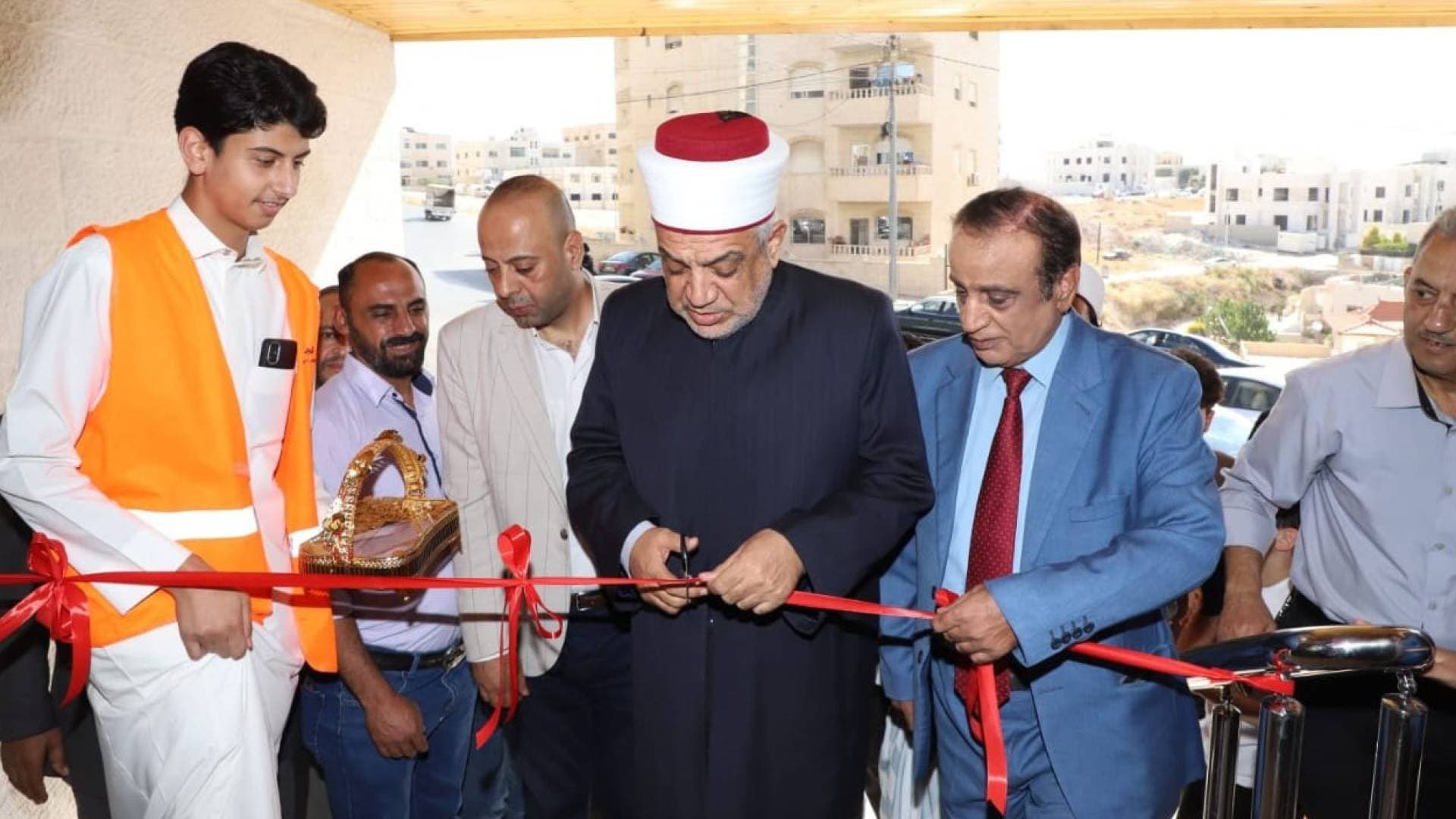 وزير الأوقاف يفتتح مسجد إسكان الكهرباء الكبير في منطقة أبو علندا