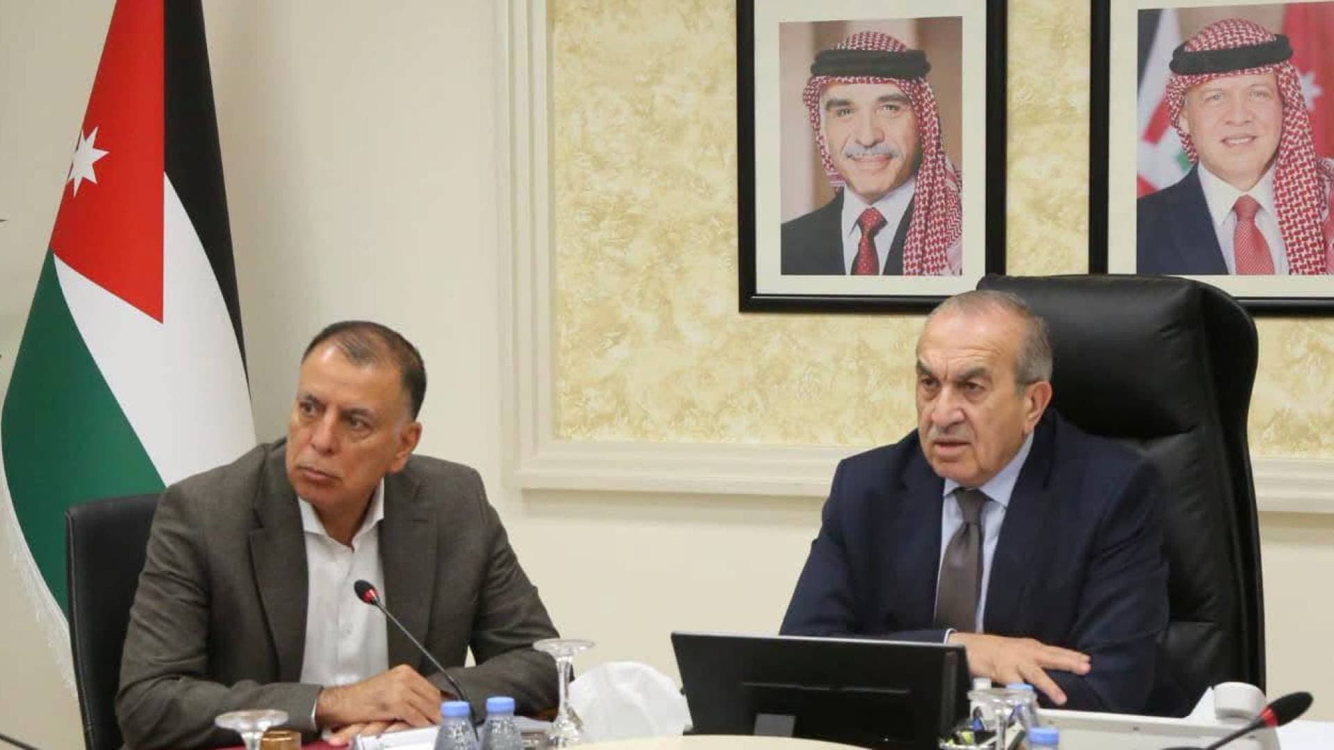 أبو السمن والفراية يطلعان على المخطط الشمولي لمركز الكرامة الحدودي