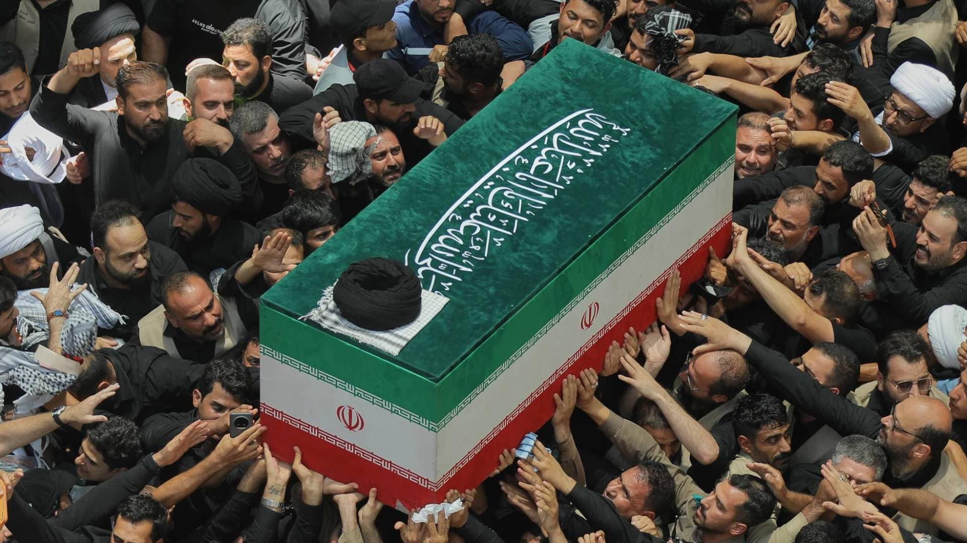 اختتام مراسم الجنازة لعلي خامنئي.. وبدء "الدفن الخاص" بغياب المرشد الجديد