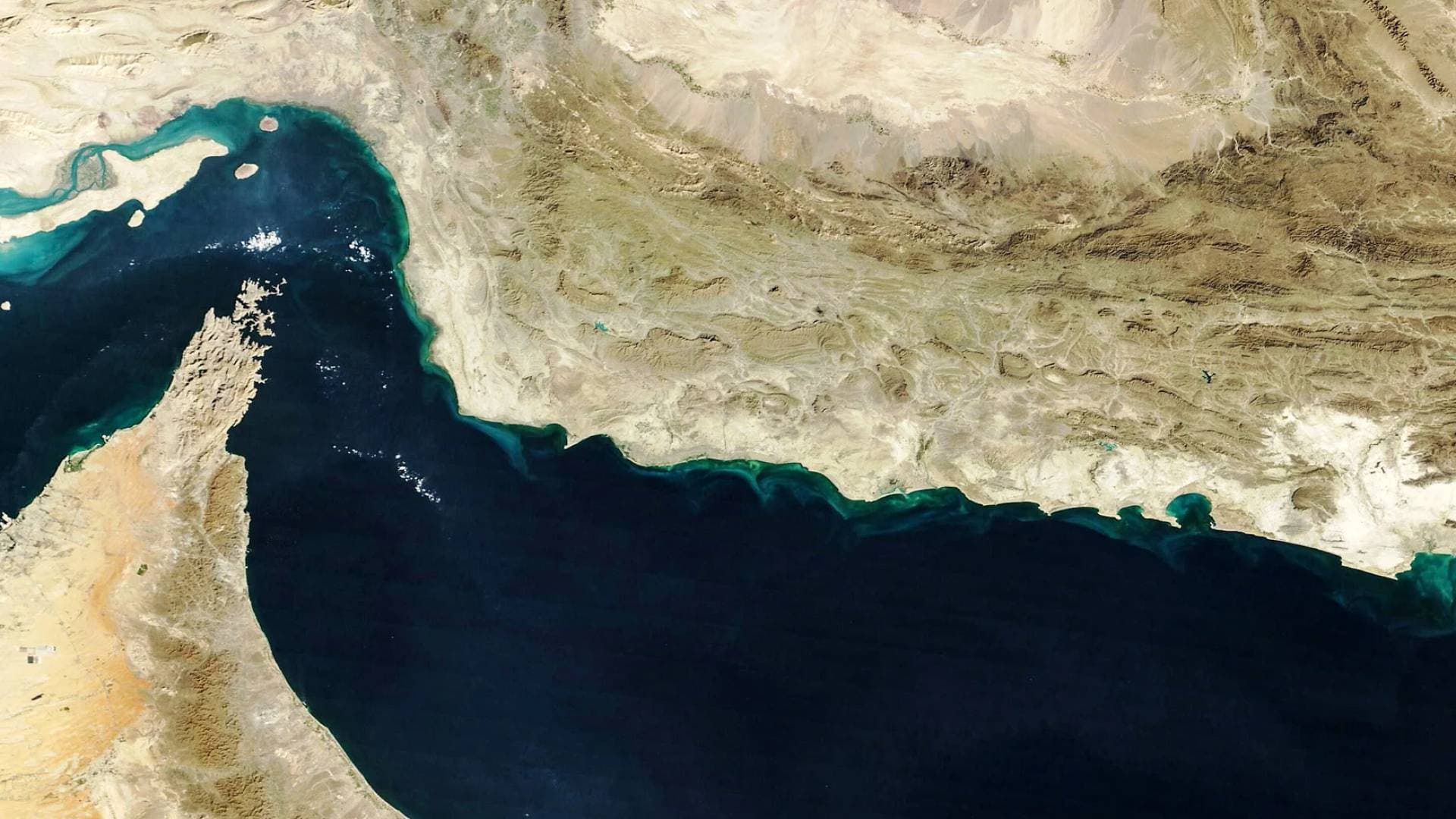 القيادة المركزية الأمريكية: سنبدأ تنفيذ حصار إيران في وقت لاحق اليوم