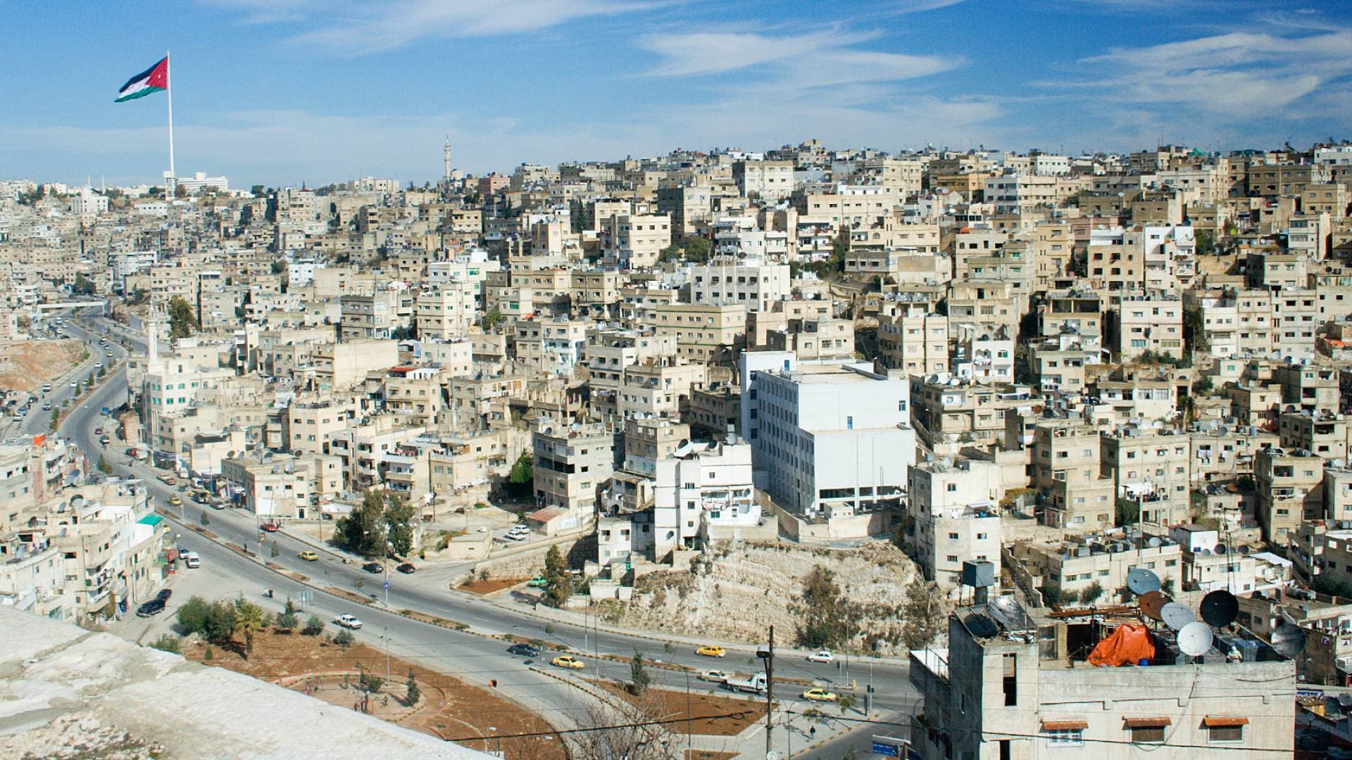 مشروع قانون الإدارة المحلية الجديد في الأردن: خطوة لتعزيز اللامركزية وتمكين المرأة والشباب