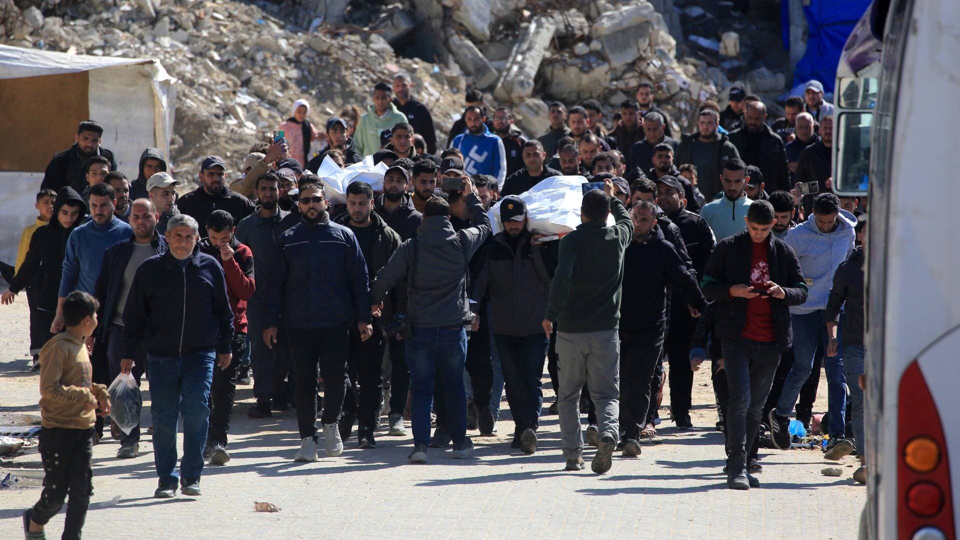 مصادر طبية فلسطينية: ارتفاع حصيلة غارات مسيرات الاحتلال على غزة إلى 3 شهداء و17 مصابا
