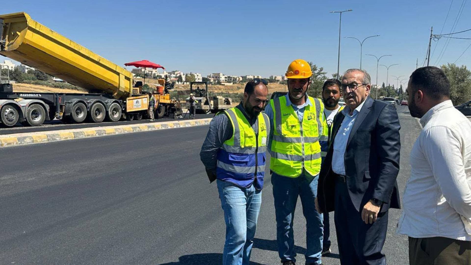أبو السمن يتفقد مشروع صيانة طريق مادبا الغربي ويوجه بتسريع وتيرة العمل