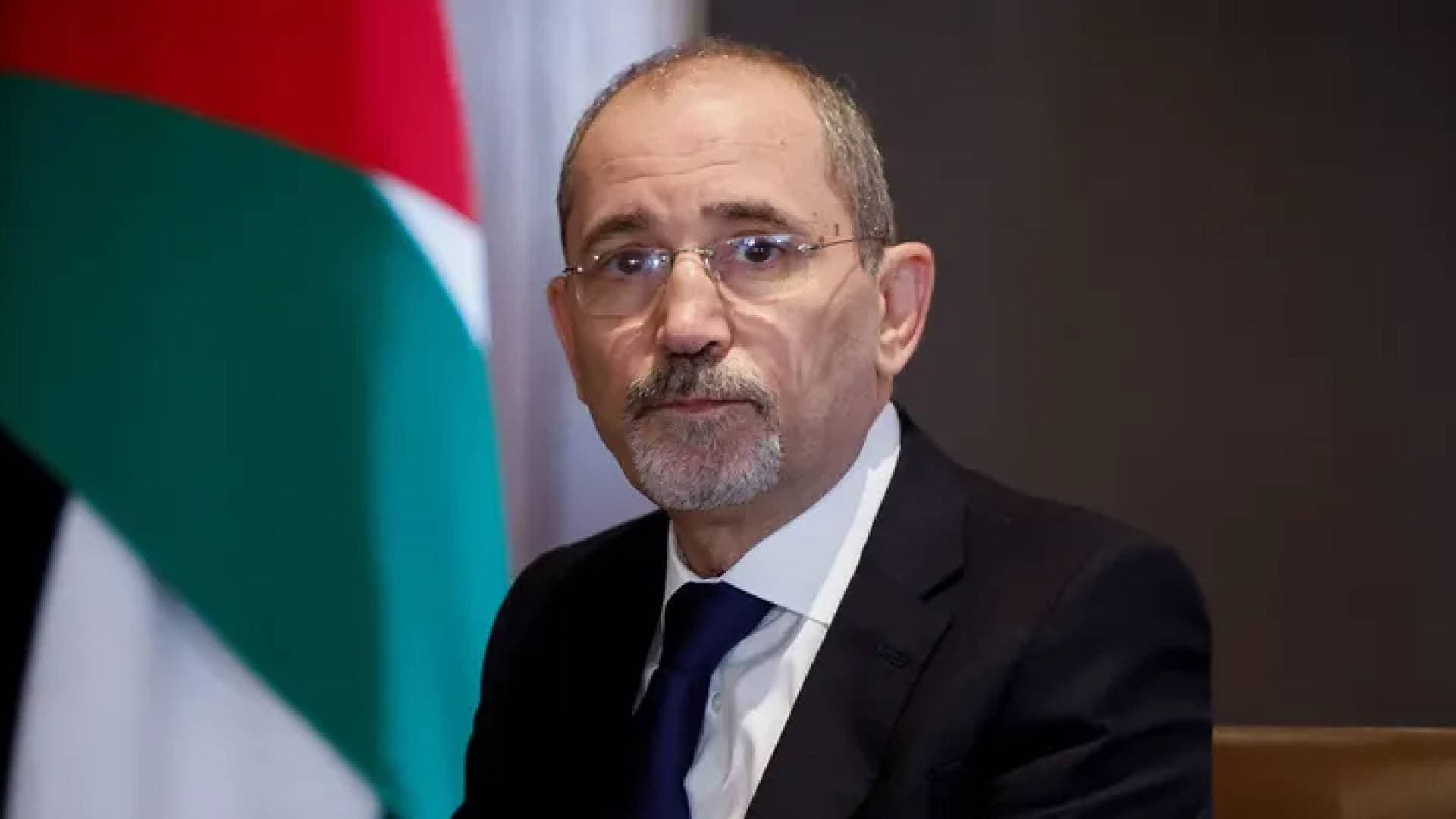الصفدي يتباحث هاتفيا مع نظيريه الكويتي والبحريني لبناء موقف موحد ضد الاعتداءات الإيرانية