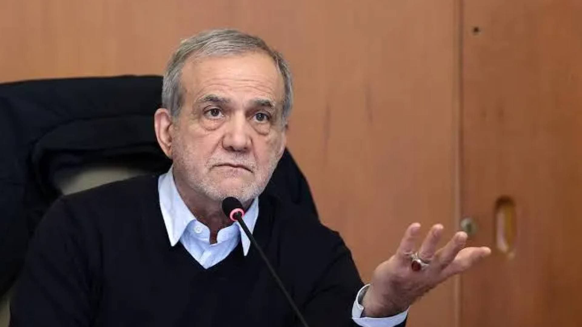 الرئيس الإيراني يؤكد التمسك بالحقوق والمبادئ في البنود 14 لمذكرة التفاهم