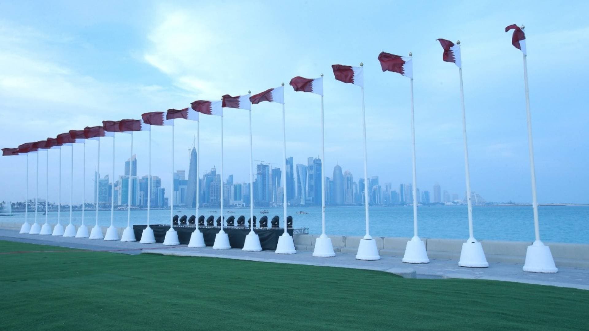 قطر تدين هجمات إيران المتكررة على الكويت والبحرين وتحذر من تقويض الدبلوماسية