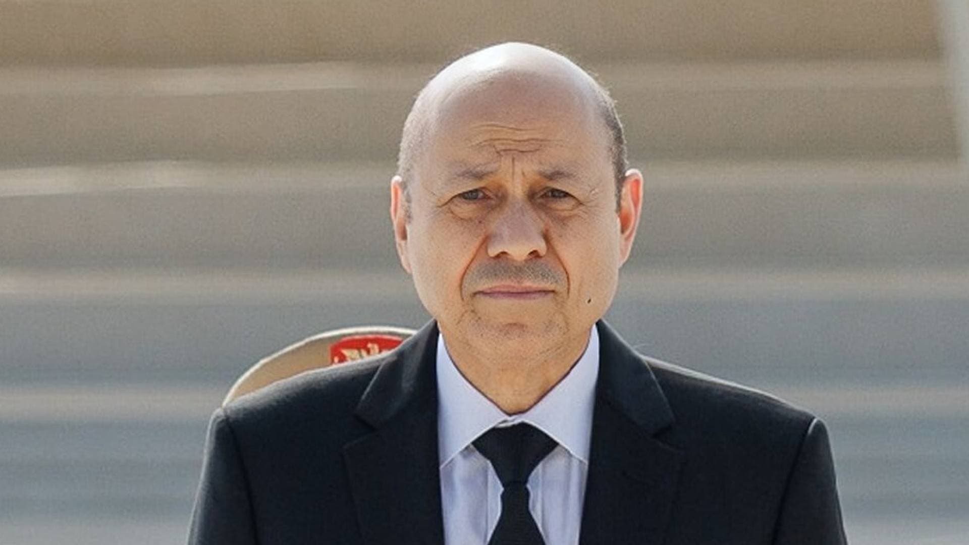 العليمي يدعو اليمنيين للالتفاف حول الدولة لاستعادة المؤسسات وإنهاء الانقلاب الحوثي